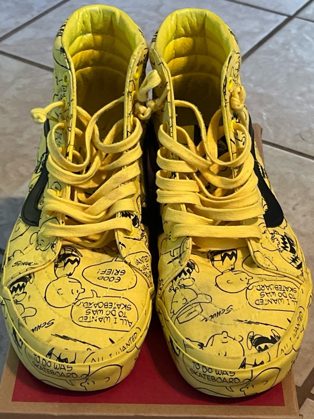 Peanut Yellow Comic Print High-Top Sneakers